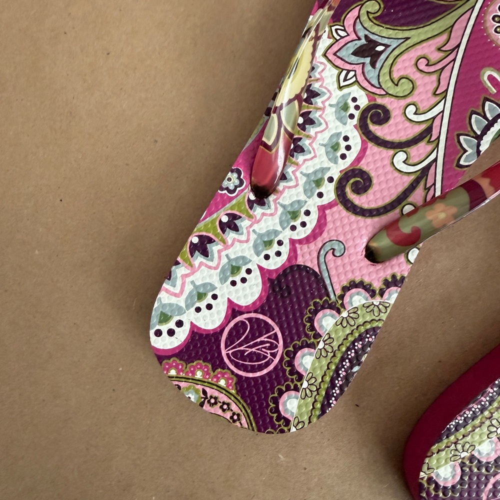 Vera Bradley Flip Flops Casual Summer Sandals - Picture 2 of 3